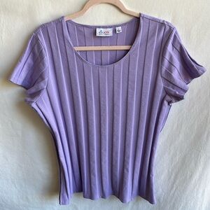 Denim & Co. lilac / lavender short sleeve scoop neck ribbed knit top, size L